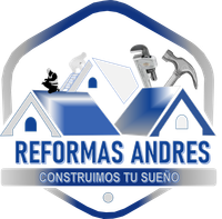 Logotipo de "Reformas Andr&eacute;s" que muestra un icono de una casa con herramientas y un trabajador, con el eslogan "Construimos tu sue&ntilde;o".