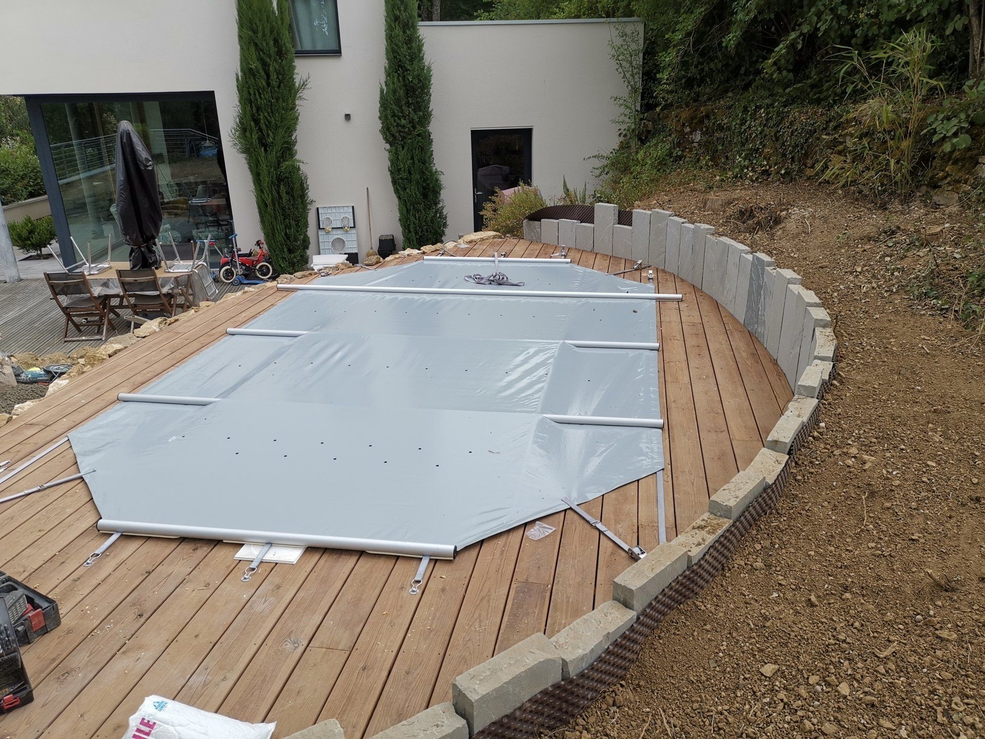 Piscine enterrée bachêe