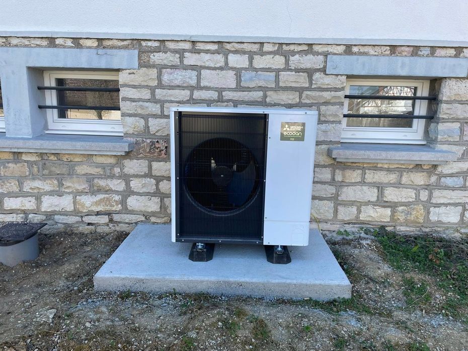 Une pompe à chaleur noire