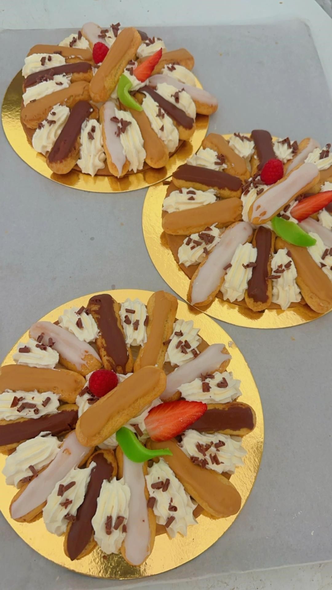 Éclairs au chocolat, café et vanille