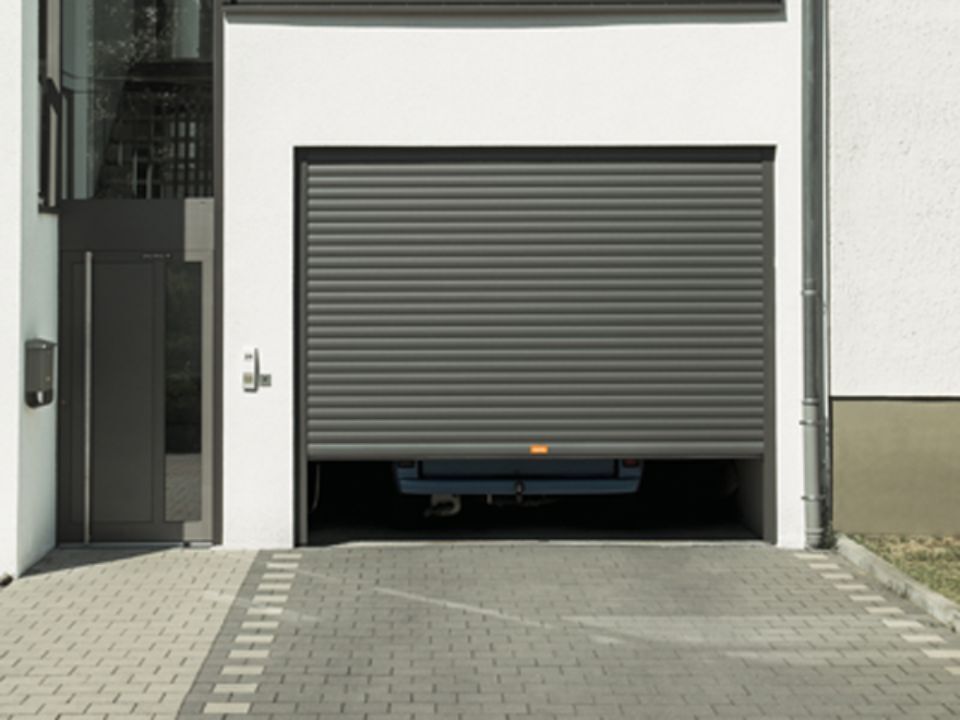Garagentor von Danner Sonnenschutz