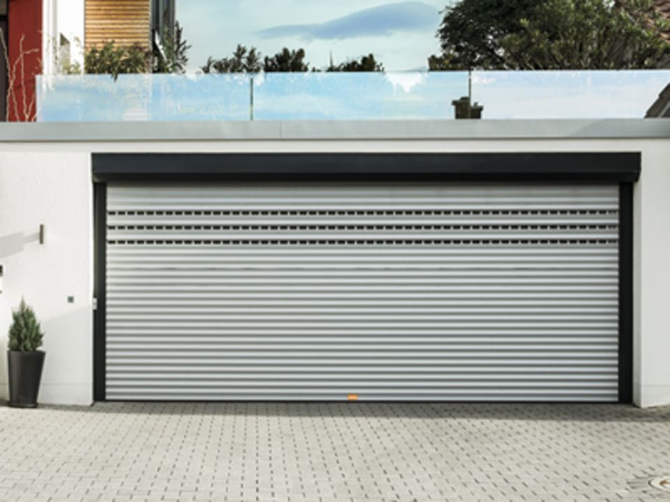 Garagentor von Danner Sonnenschutz