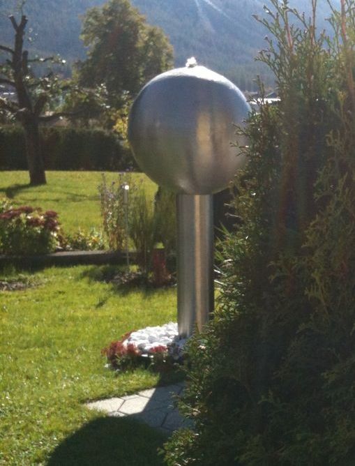 Brunnen & Kamine & Feuerstellen & Ellypsen