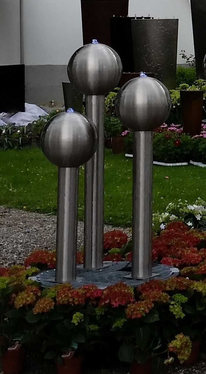 Brunnen & Kamine & Feuerstellen & Ellypsen