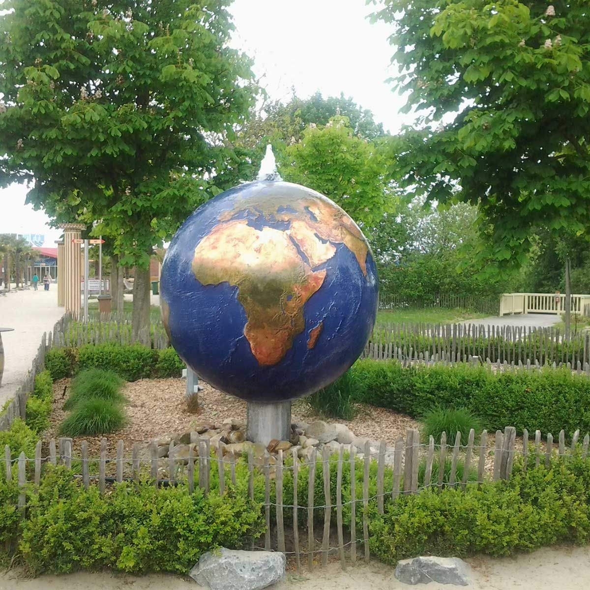 Brunnen & Kamine & Feuerstellen & Ellypsen