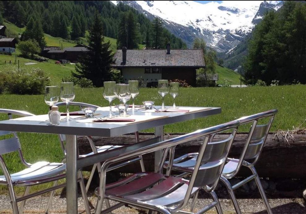 Le Grenier - Restaurant spécialités belges et valaisannes - fondues - soirées animées - vue panoramique