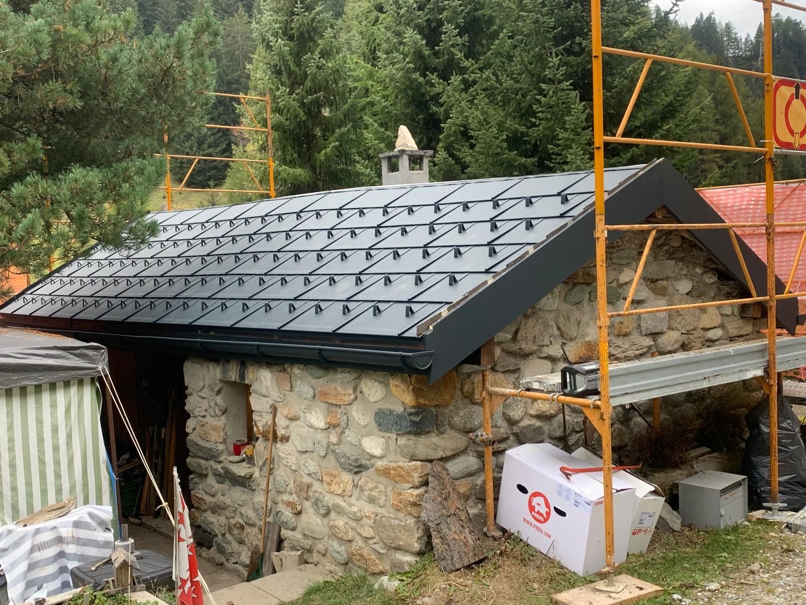 travaux de ferblanterie par MRS Sàrl à Grimisuat