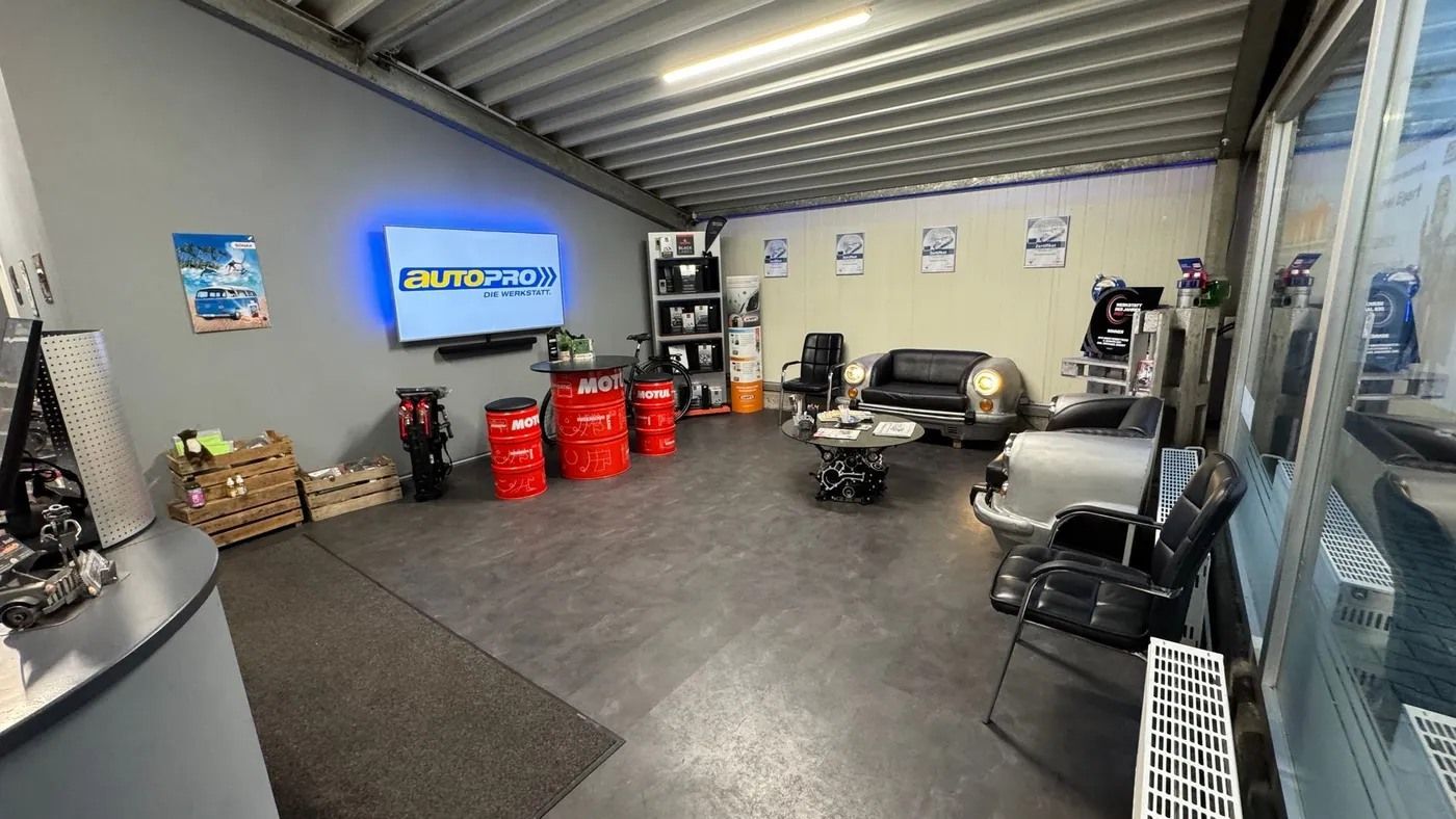 Geschäftsräume von KFZ-Betrieb Egert mit  Empfangsbereich