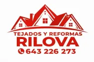 Logo rojo de &ldquo;Tejados y Reformas RILOVA&rdquo; con icono de tejados y n&uacute;mero de tel&eacute;fono 643 226 273