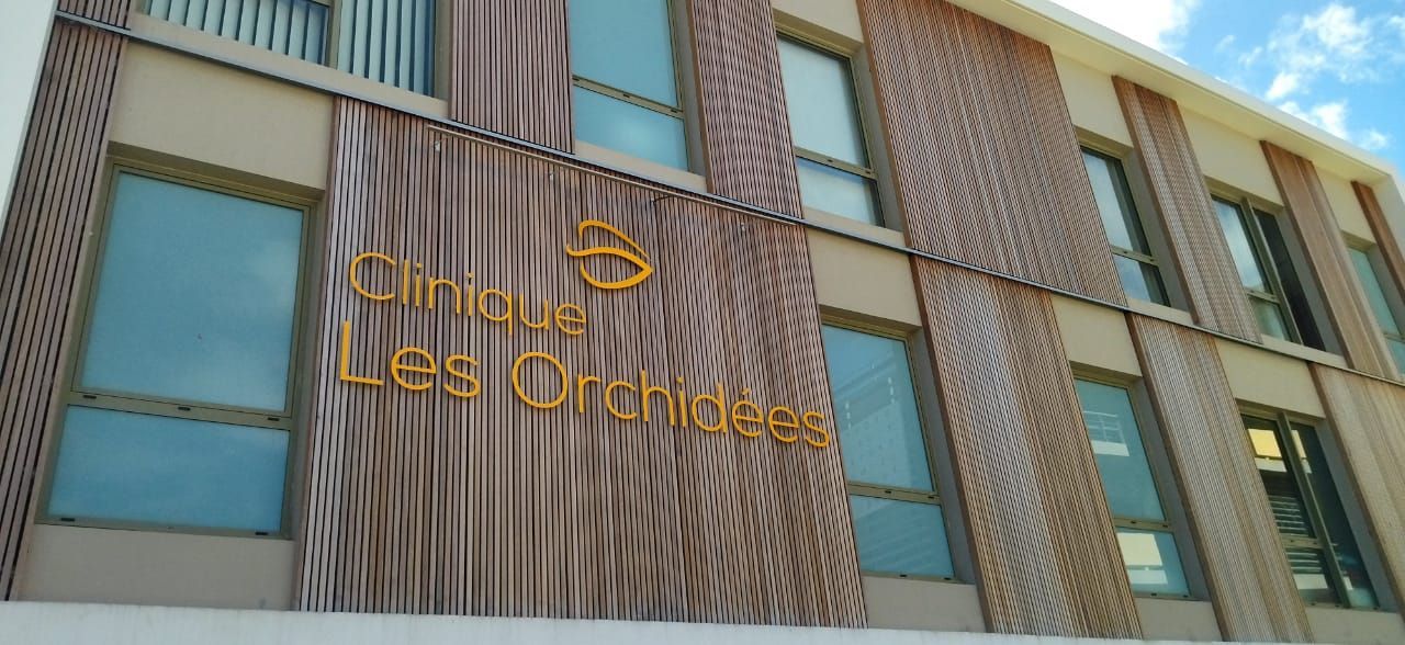 Devanture clinique des Orchidées