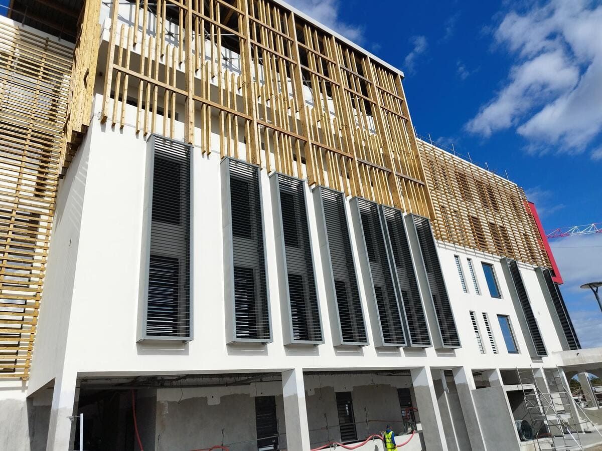 Vitrage intallé sur une clinique