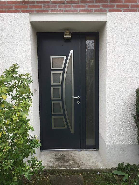 porte d'entrée en aluminium