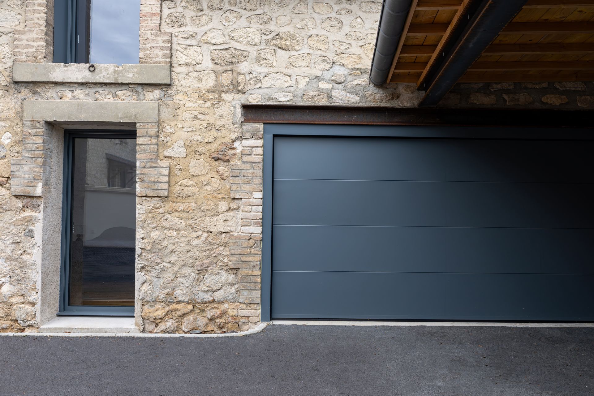 Porte de garage gris anthracite