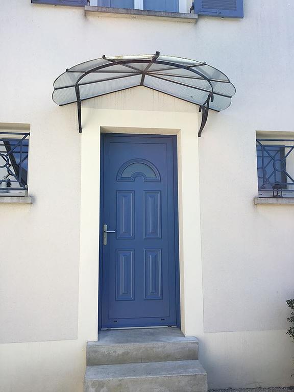 porte d'entrée en aluminium