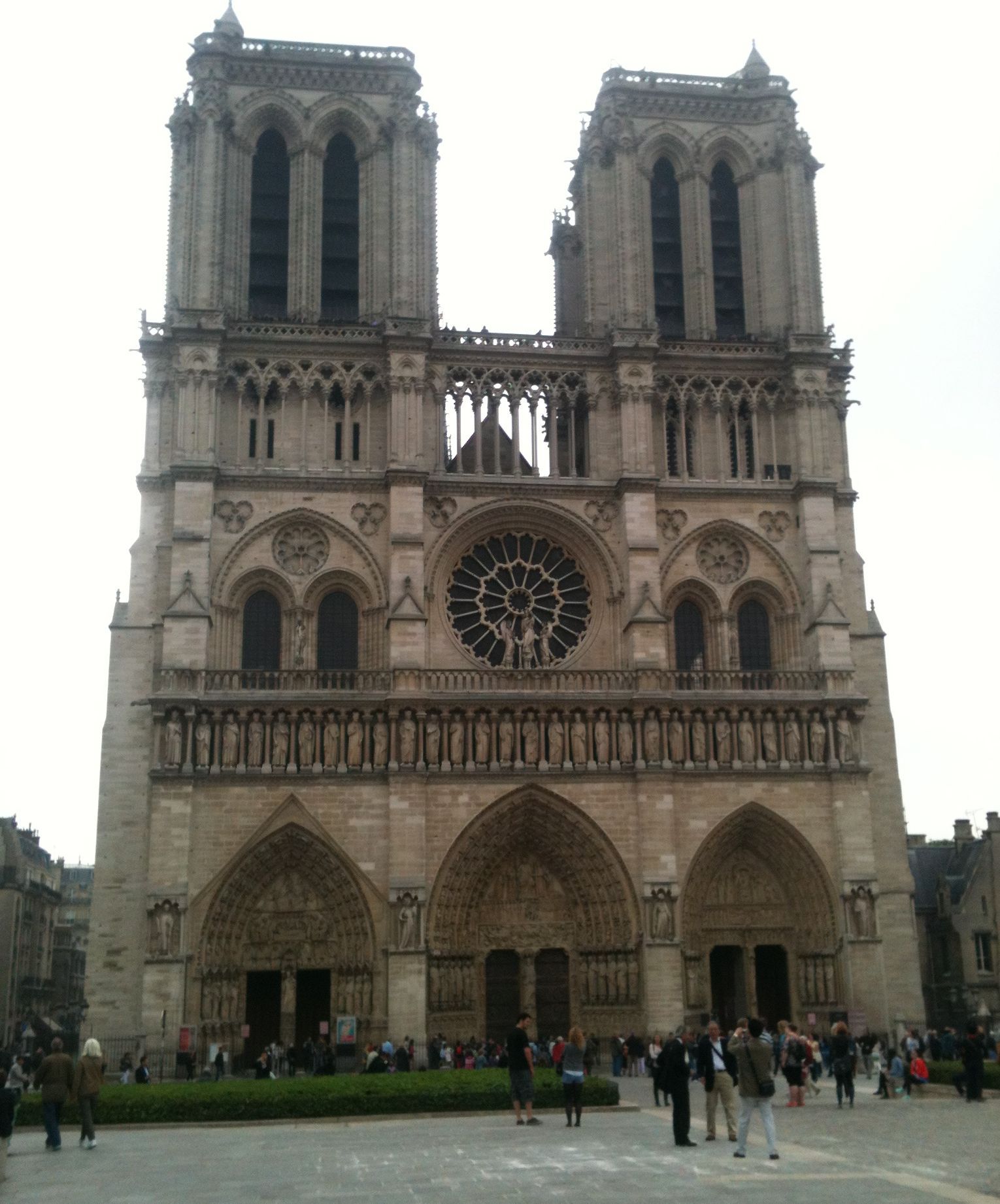 Notre Dame de Paris - Taxi Pascal Sàrl
