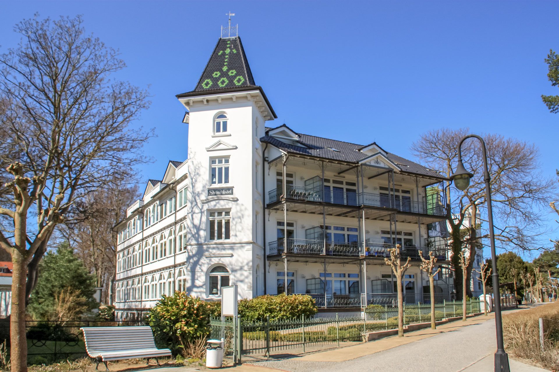 Penthouse an der Strandpromenade Binz nach Sanierung und Modernisierung