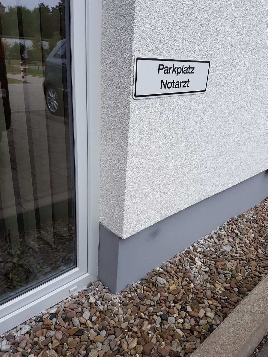 Außenwand eines weißen Gebäudes