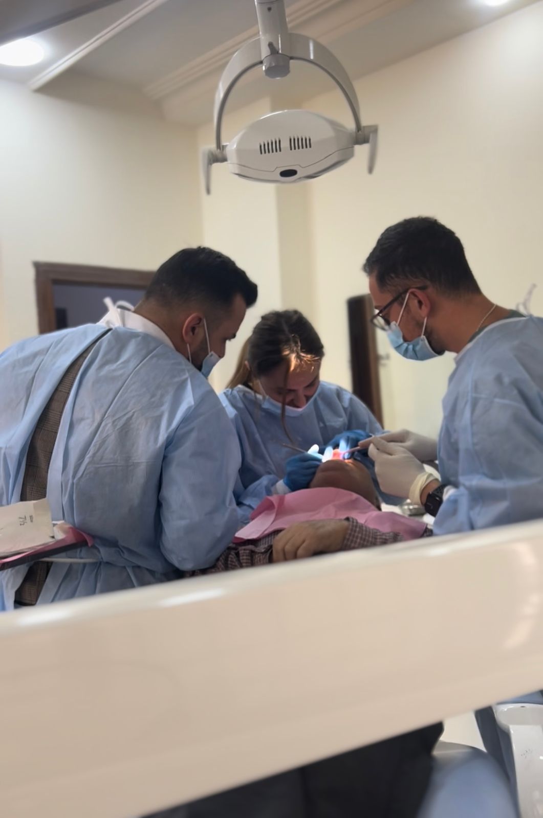 الدكتورة تسنيم ضاني لطب وجراحة الأسنان 