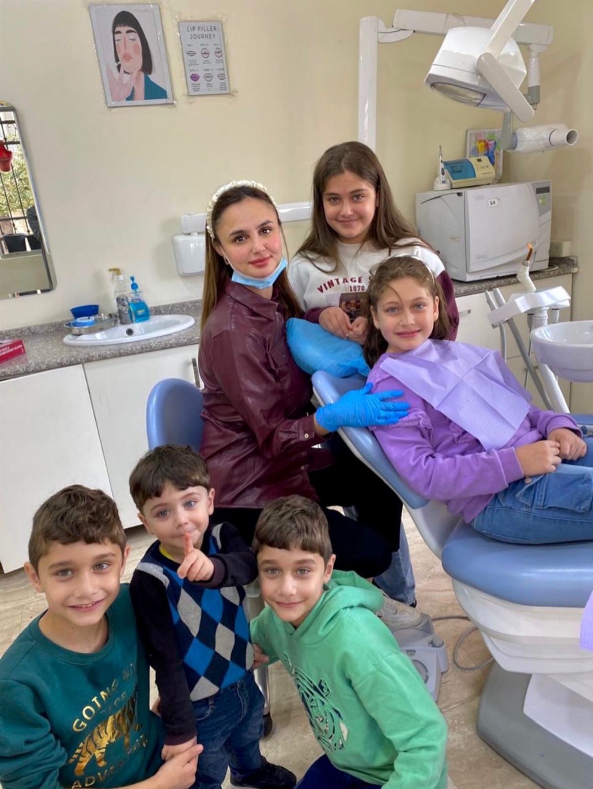 الدكتورة تسنيم ضاني لطب وجراحة الأسنان 