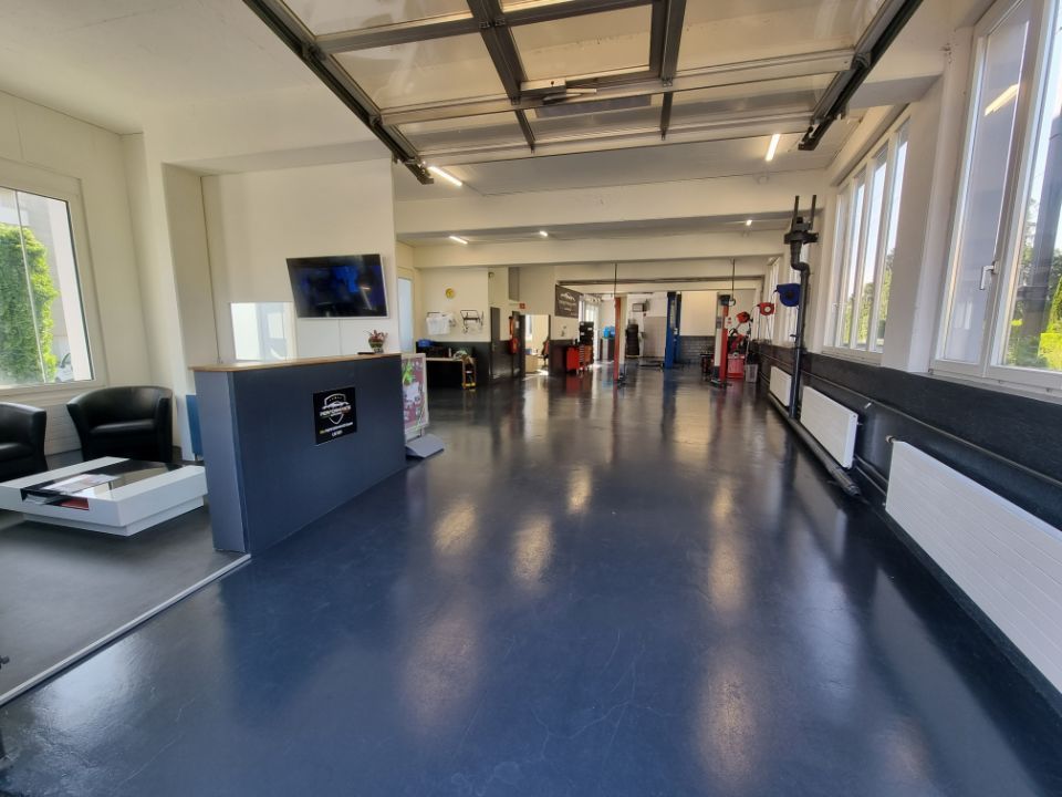 Kundenbereich und Werkstatt