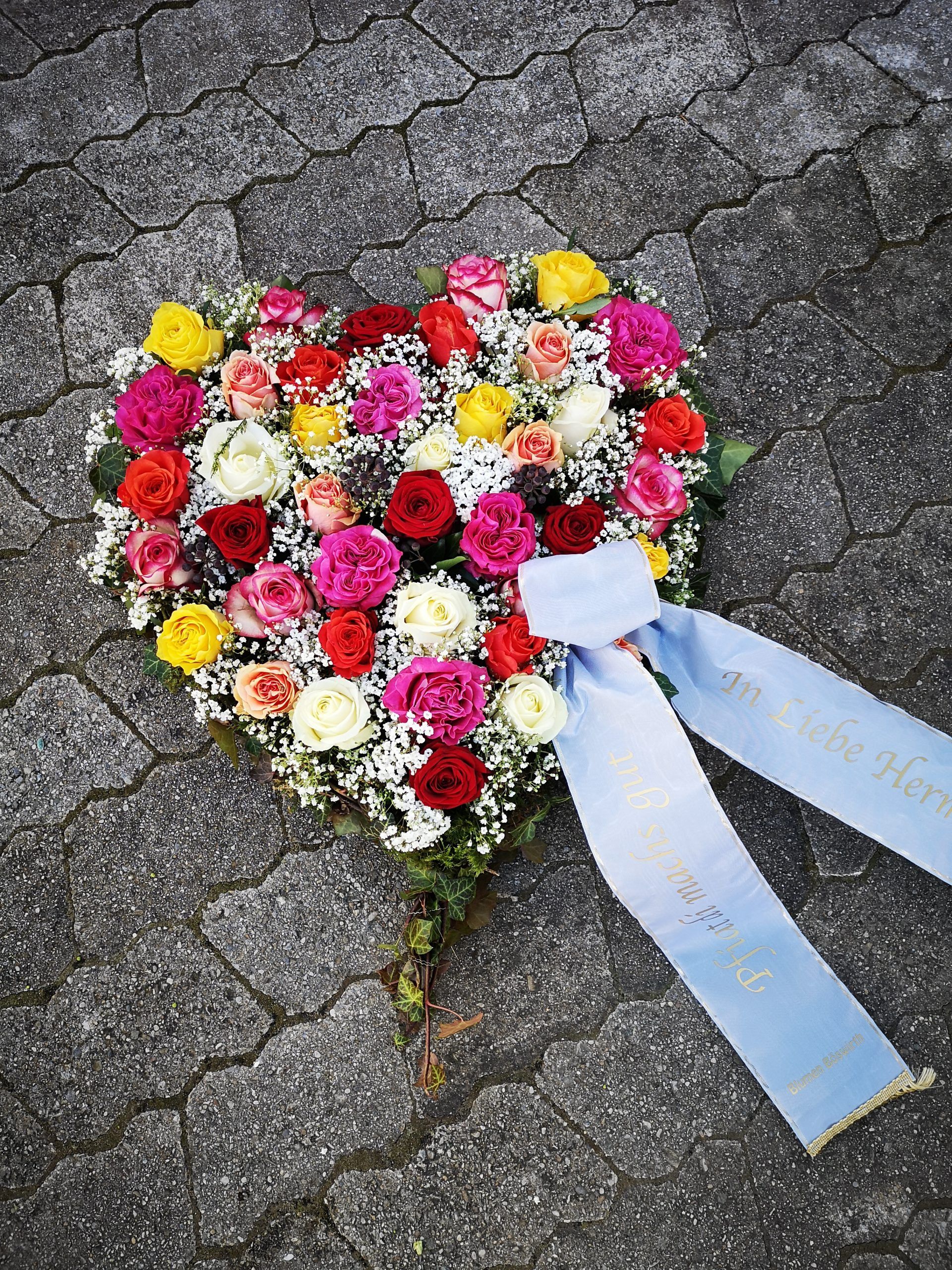 Buntes Trauergesteck, Foto von Blumen Böswirth