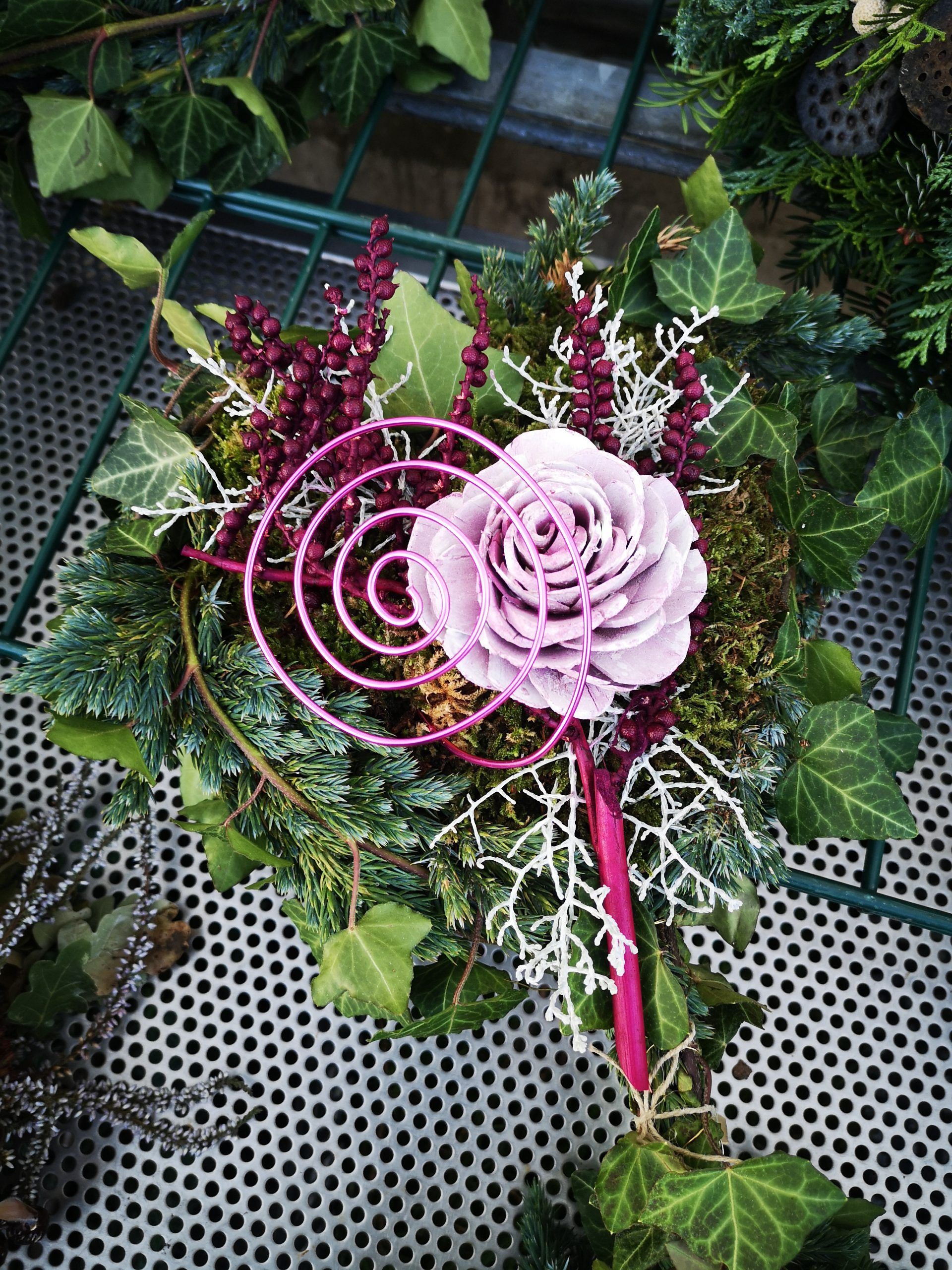 Blumengesteck mit Rose, Foto von Blumen Böswirth
