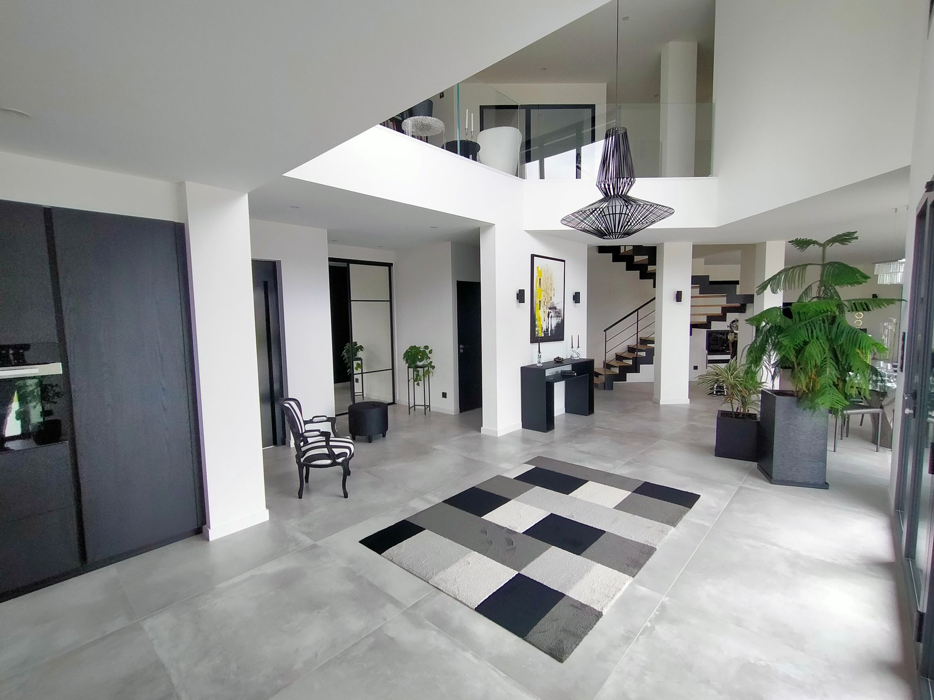 Vu sur l'entrée dans l'intérieur d'une villa