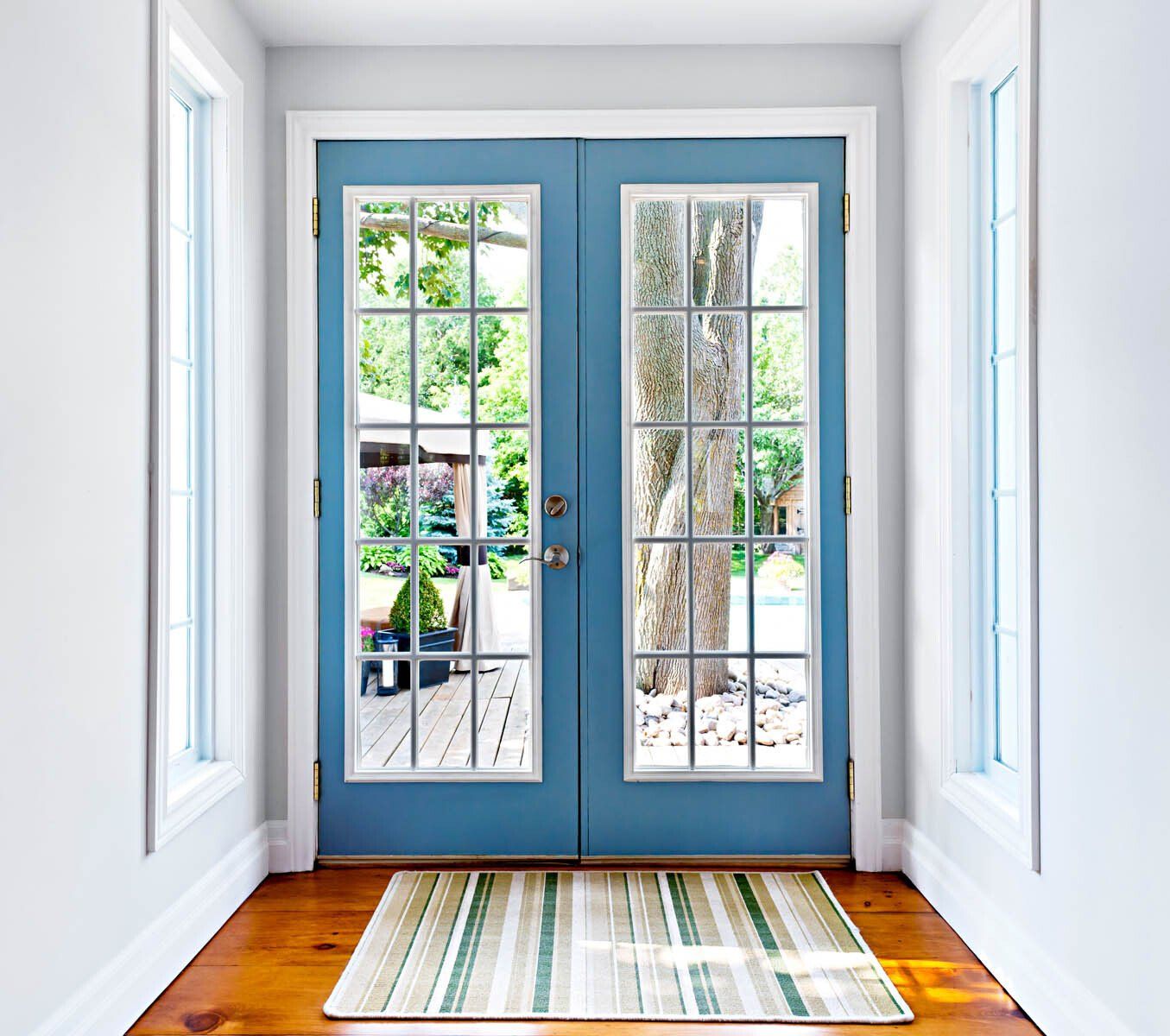 Porte d'entrée vitrée de couleur bleue