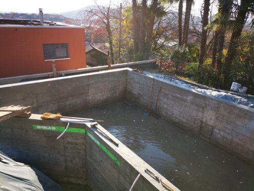 posa piscina esterna - Terzi Mario SA