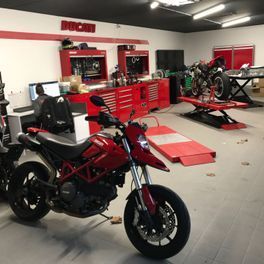 Red-Zone Motos - Concessionnaire officiel motos Ducati et Kawasaki