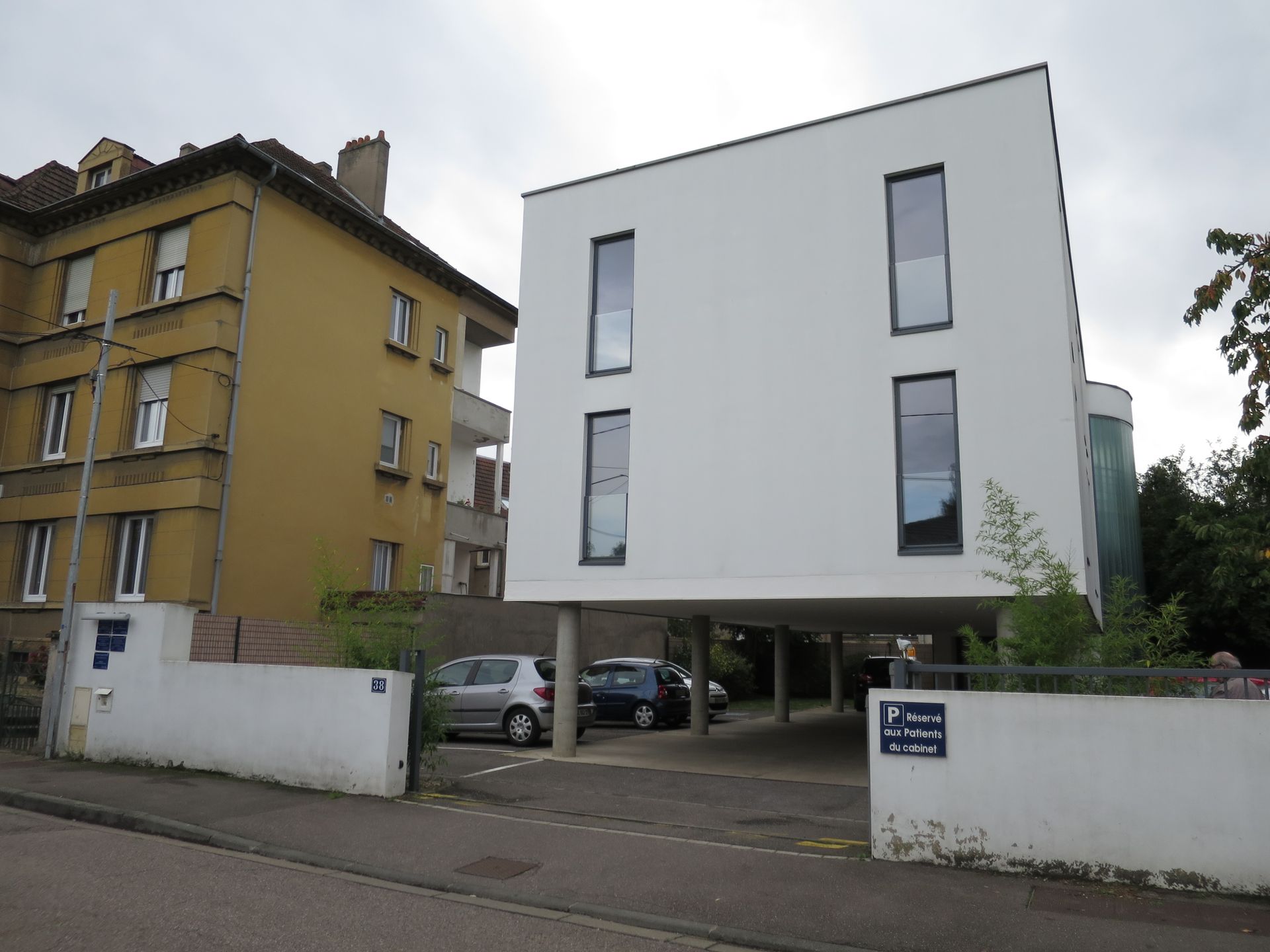 L'extérieur d'un bâtiment.