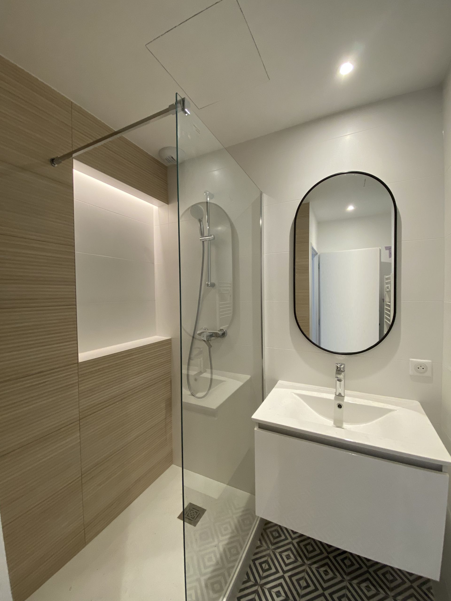 Une salle de bains.