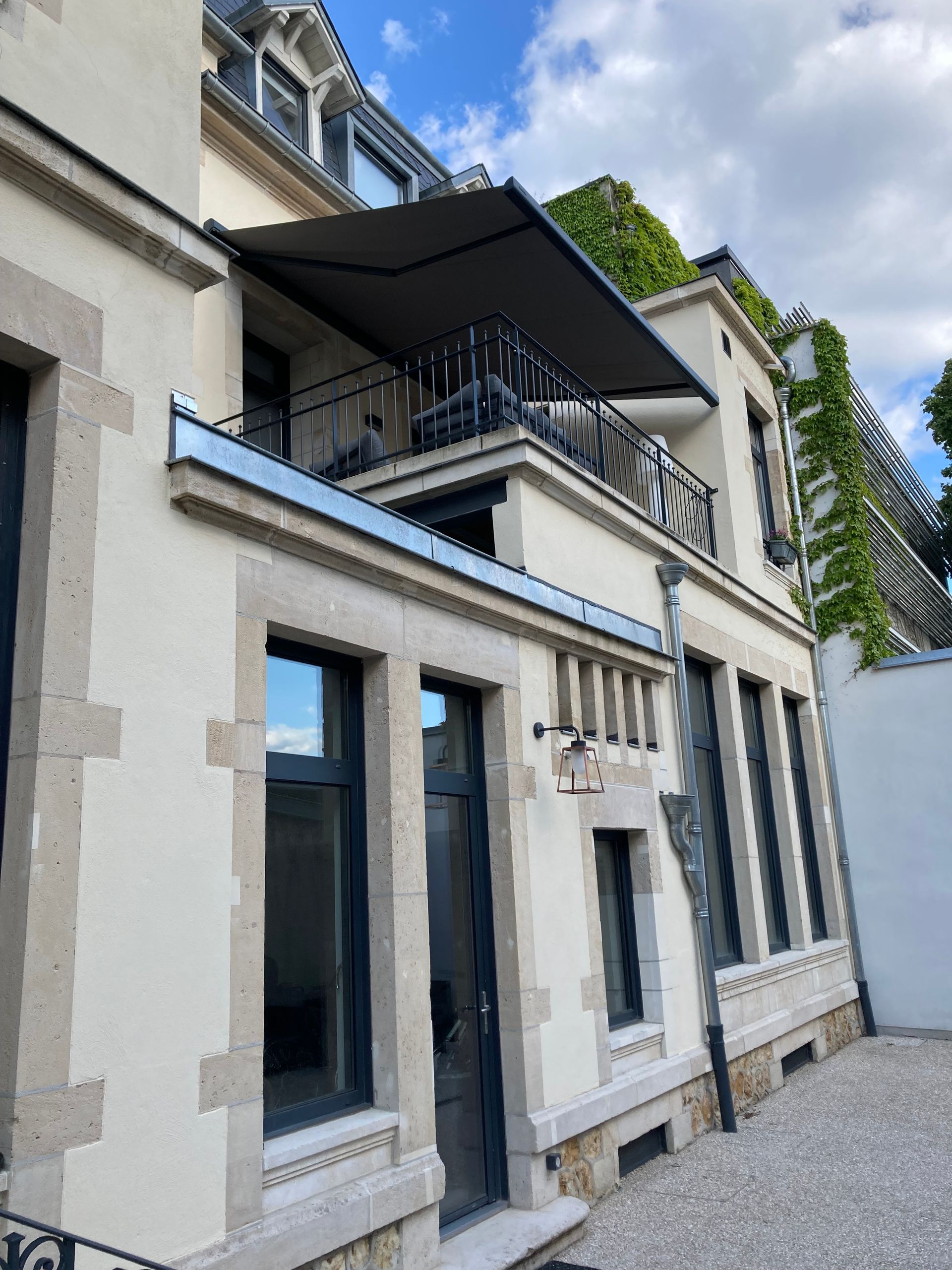 Une terrasse.