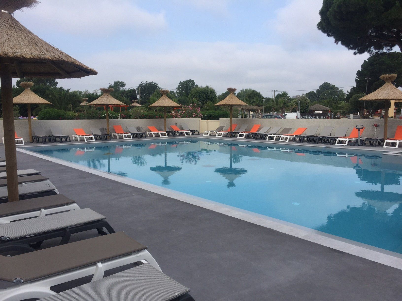 Piscine sans public