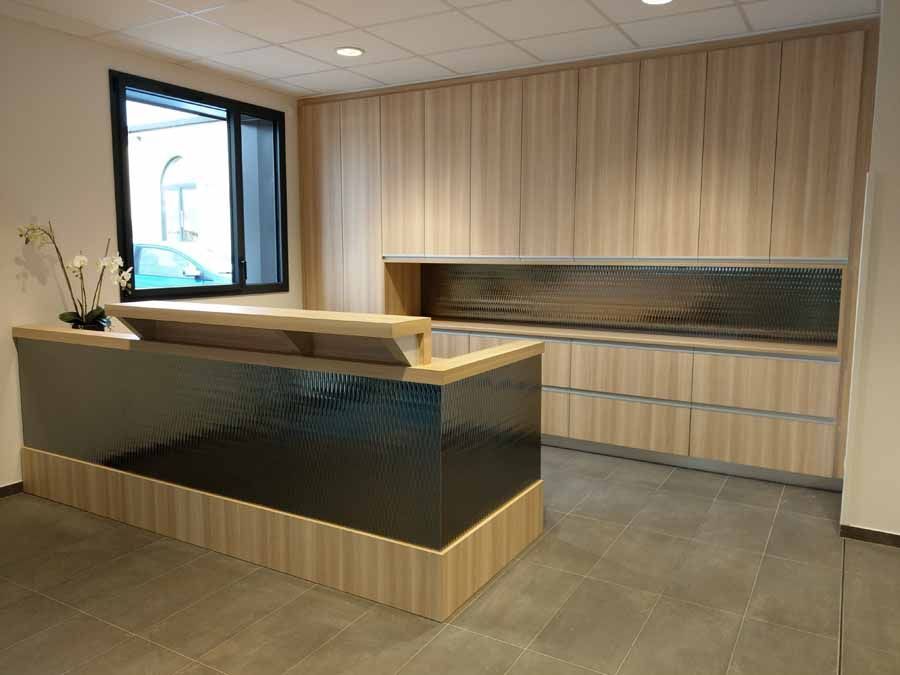Cuisine modulaire épuré avec équipements cachés