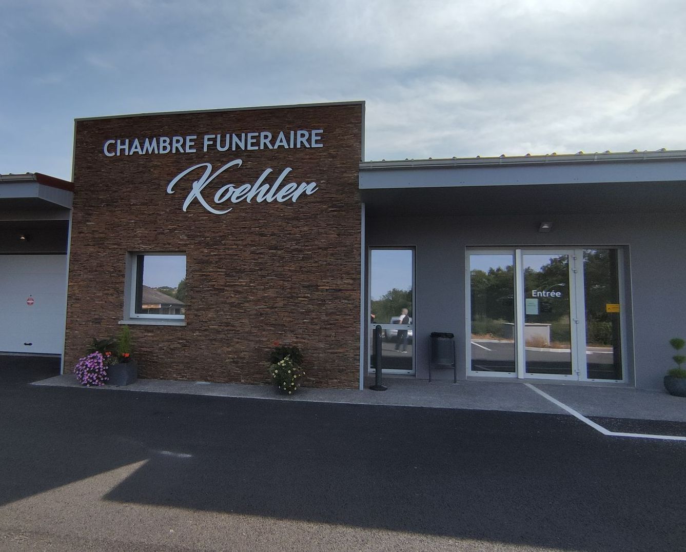 L'entrée de l'agence Koehler à Marcillat-en-Combraille