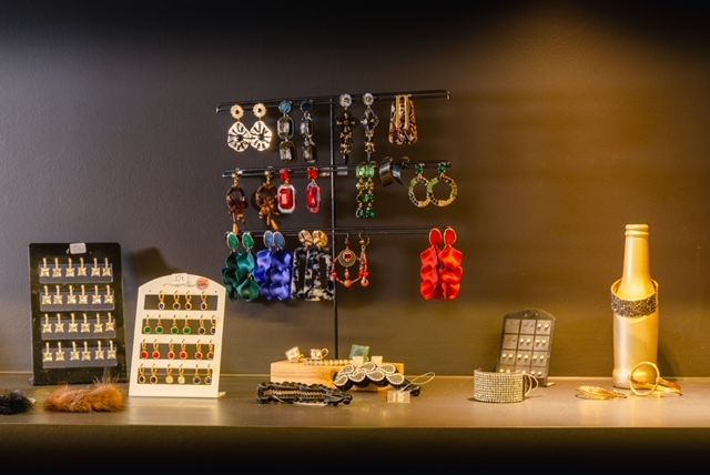 haarkleurproducten in een kast