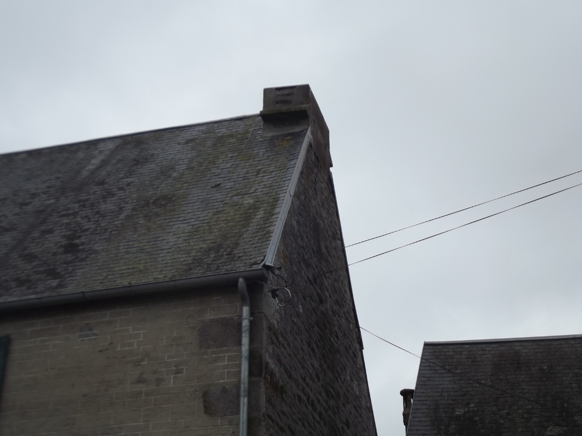 Intervention sur une cheminée à Chérencé-le-Roussel