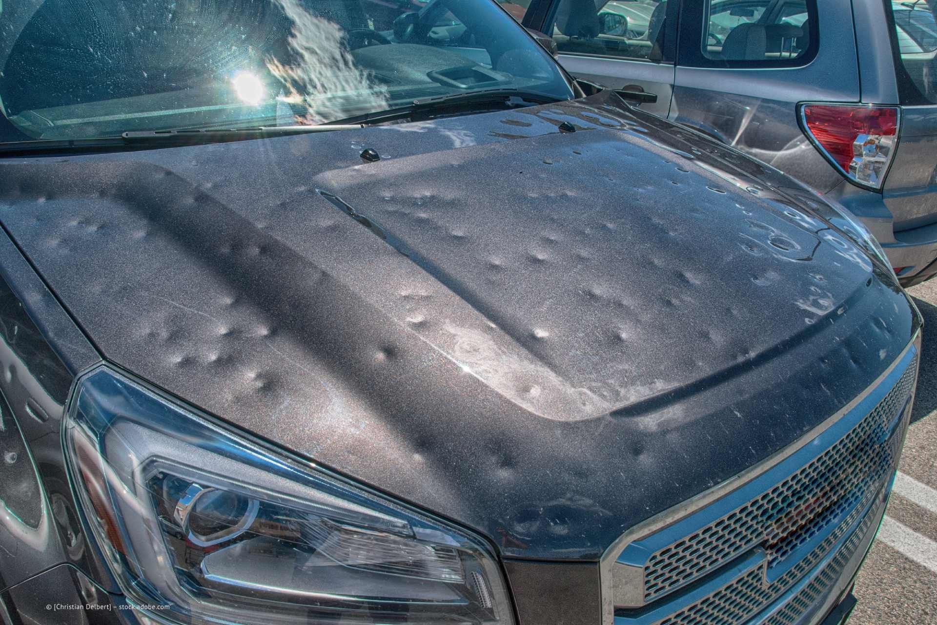 Dellen Ausbeulservice GmbH – Durch Hagelschaden beschädigtes Fahrzeug