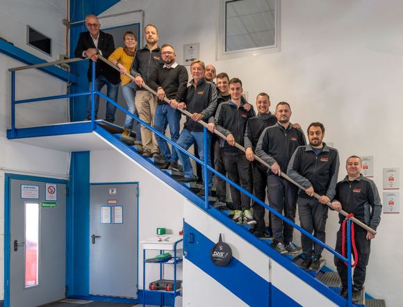 Dellen Ausbeulservice GmbH – Gruppenfoto des Teams