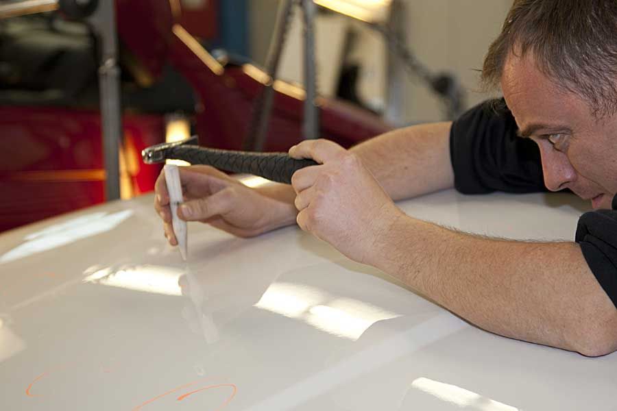 Dellen Ausbeulservice GmbH – Abmessung der Größe einer Delle