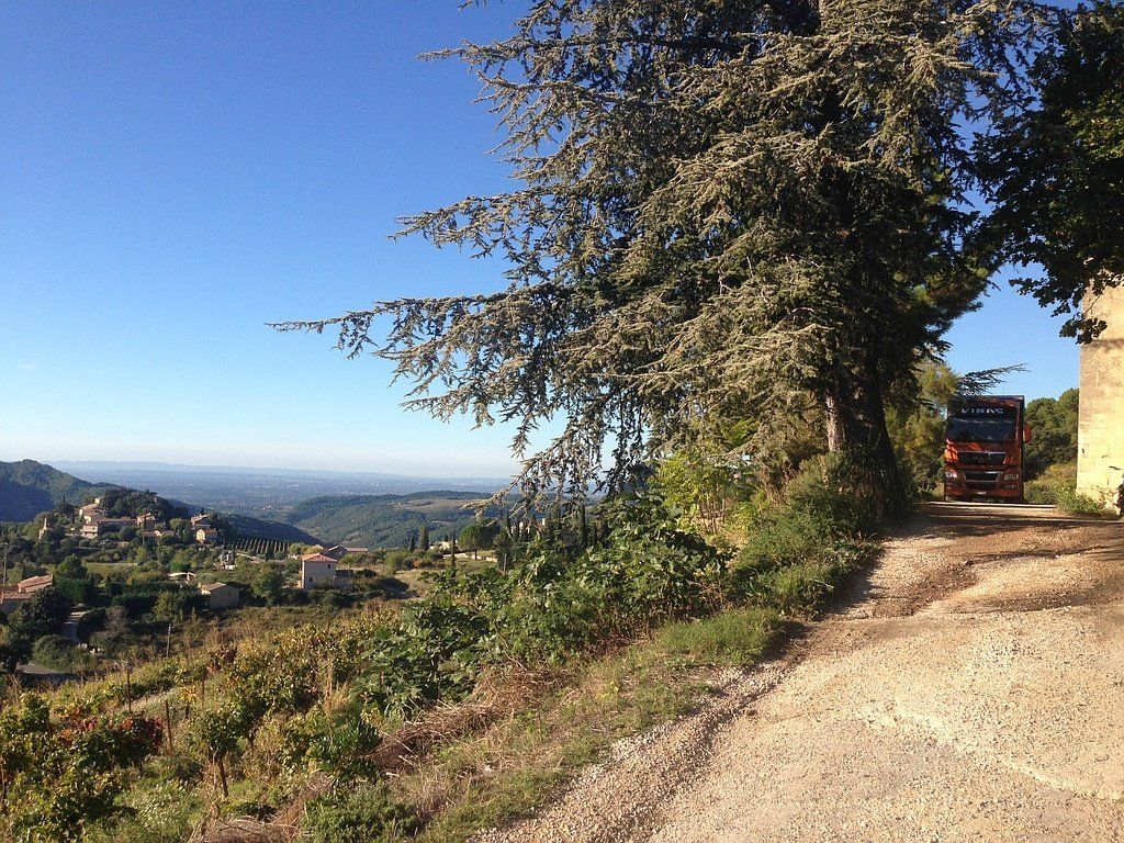Nationale und internationale Transporte - Vinag-Transporte in Lengnau im Aargau