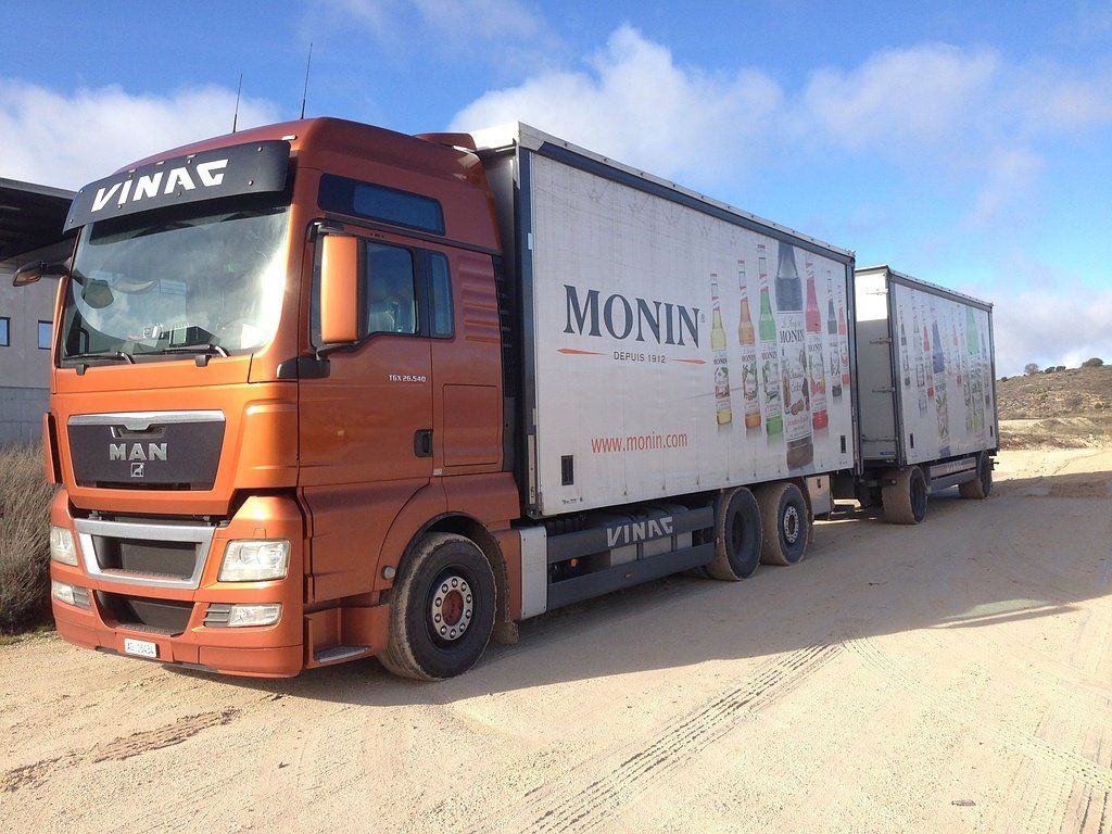 Import, Export - Vinag-Transporte in Lengnau im Aargau