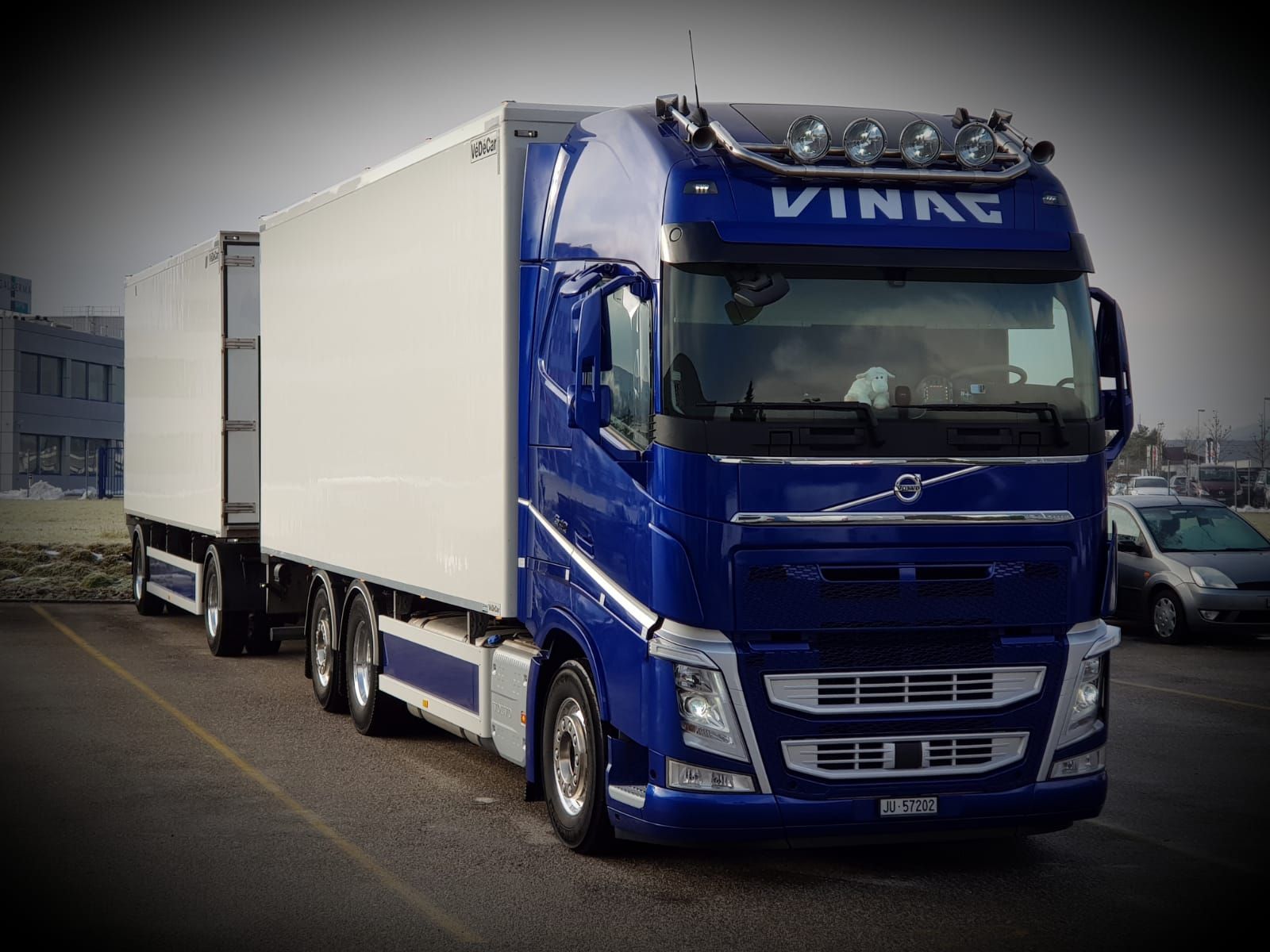 Nationale und internationale Transporte - Vinag-Transporte in Lengnau im Aargau