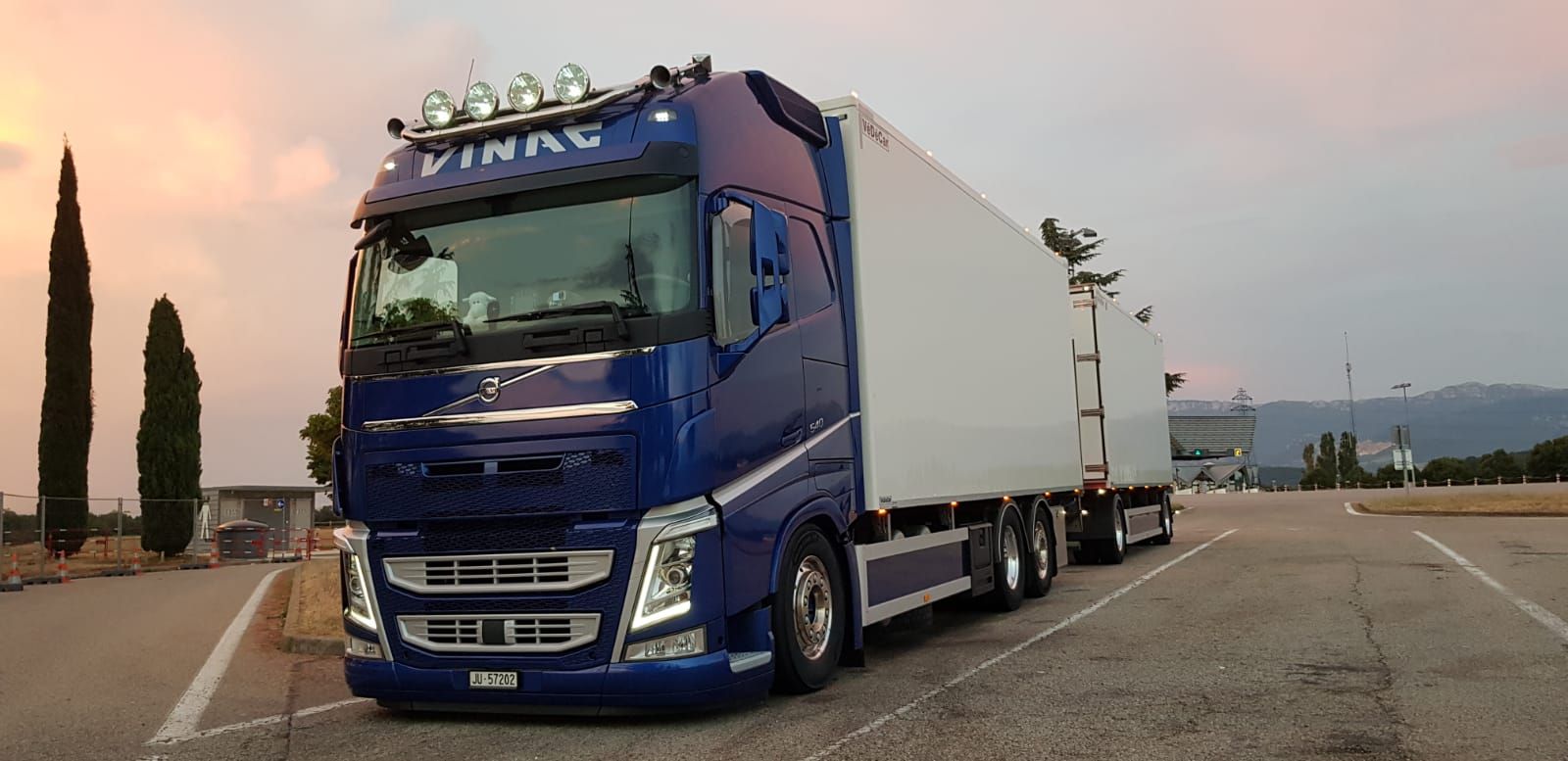 Nationale und internationale Transporte - Vinag-Transporte in Lengnau im Aargau