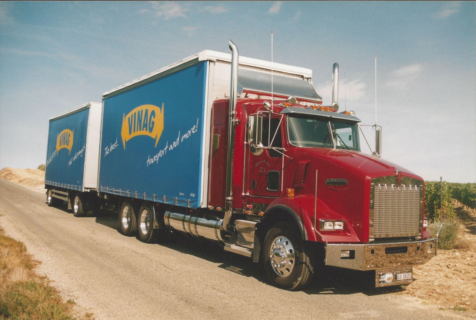 Nationale und internationale Transporte - Vinag-Transporte in Lengnau im Aargau