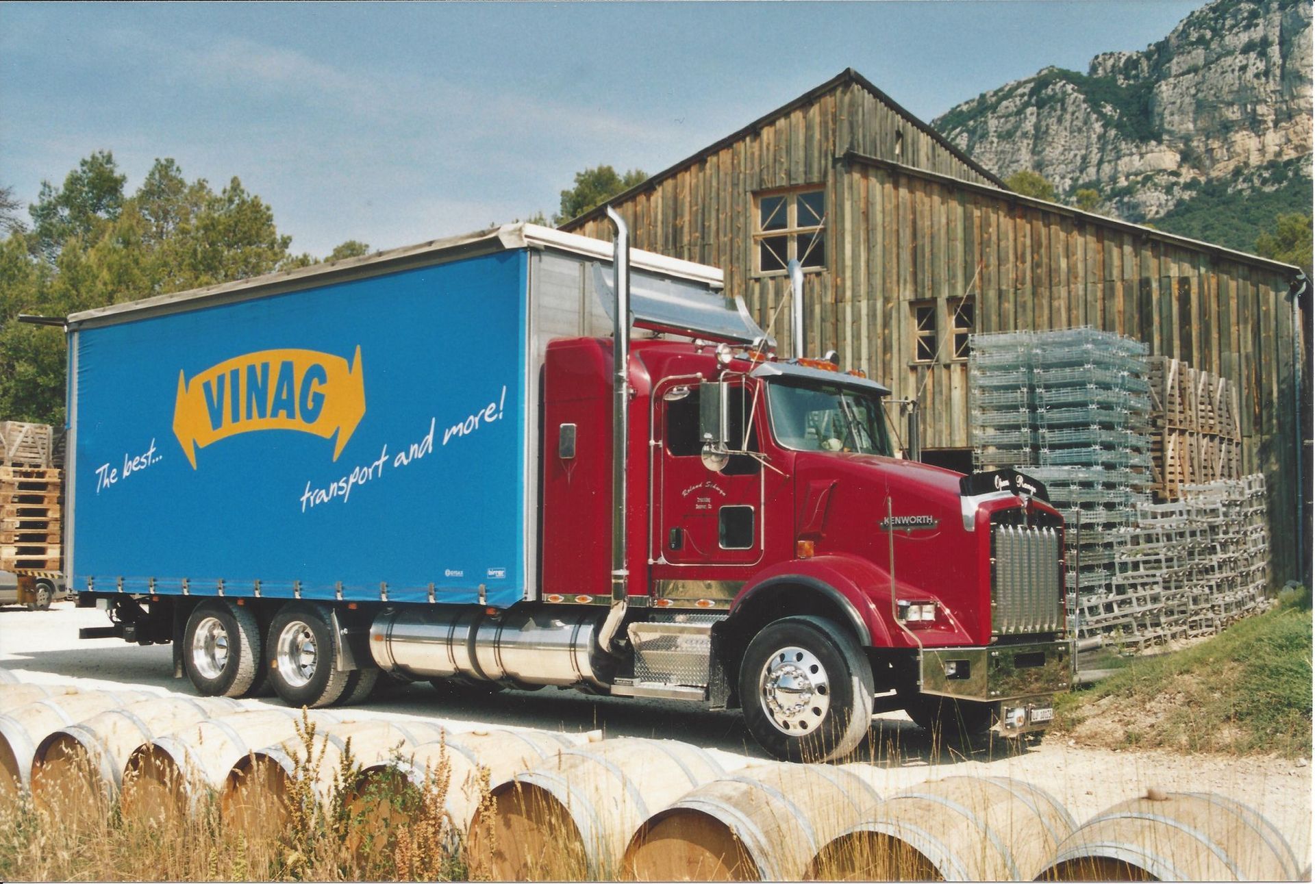 Nationale und internationale Transporte - Vinag-Transporte in Lengnau im Aargau