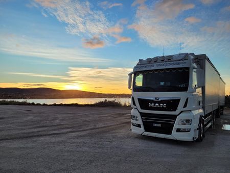 Import, Export - Vinag-Transporte in Lengnau im Aargau