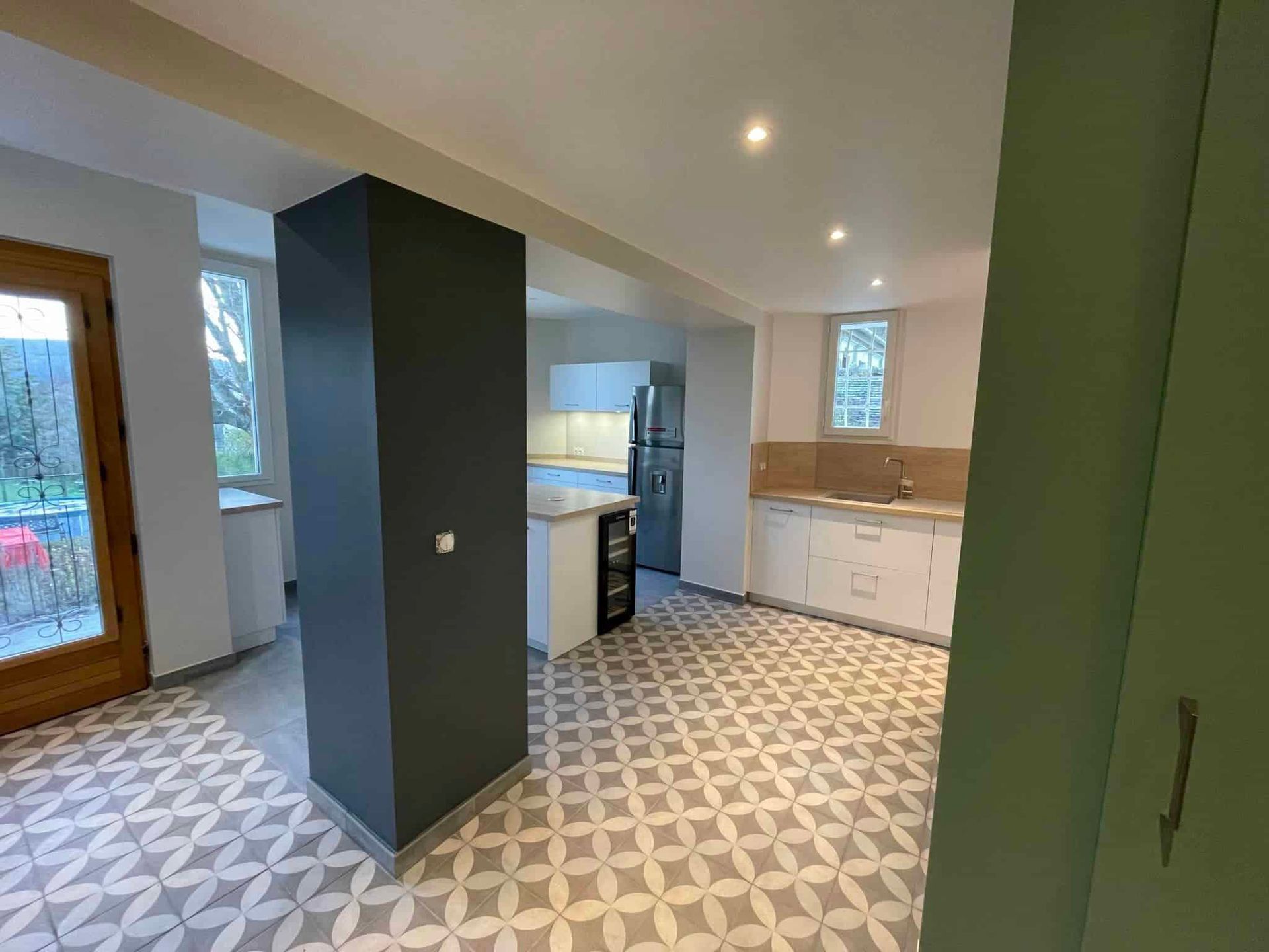 Carrelage en béton avec motifs dans une cuisine