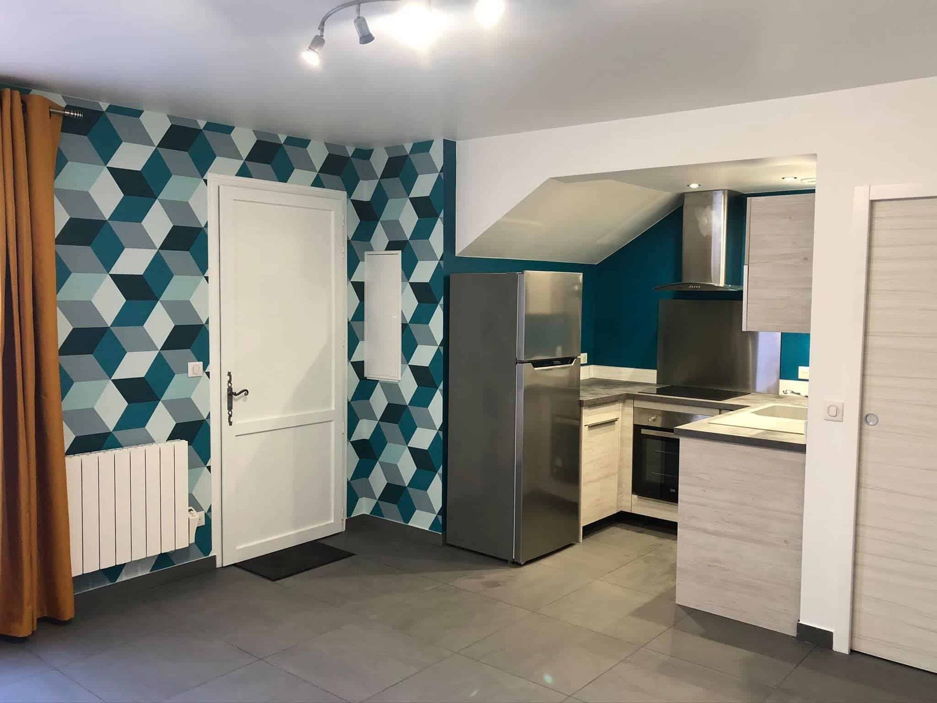 Papier peint à motifs dans une entrée